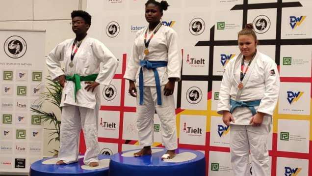 Capture-Valerie Tombou